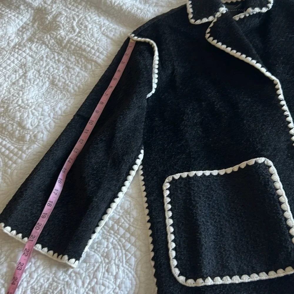 Endless Rose Stitched Throw Cardigan - Picture 5 of 11
